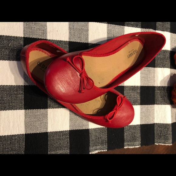 Old Navy Shoes - Red flats comfy and cute Old Navy Shoes - Red flats comfy and cute